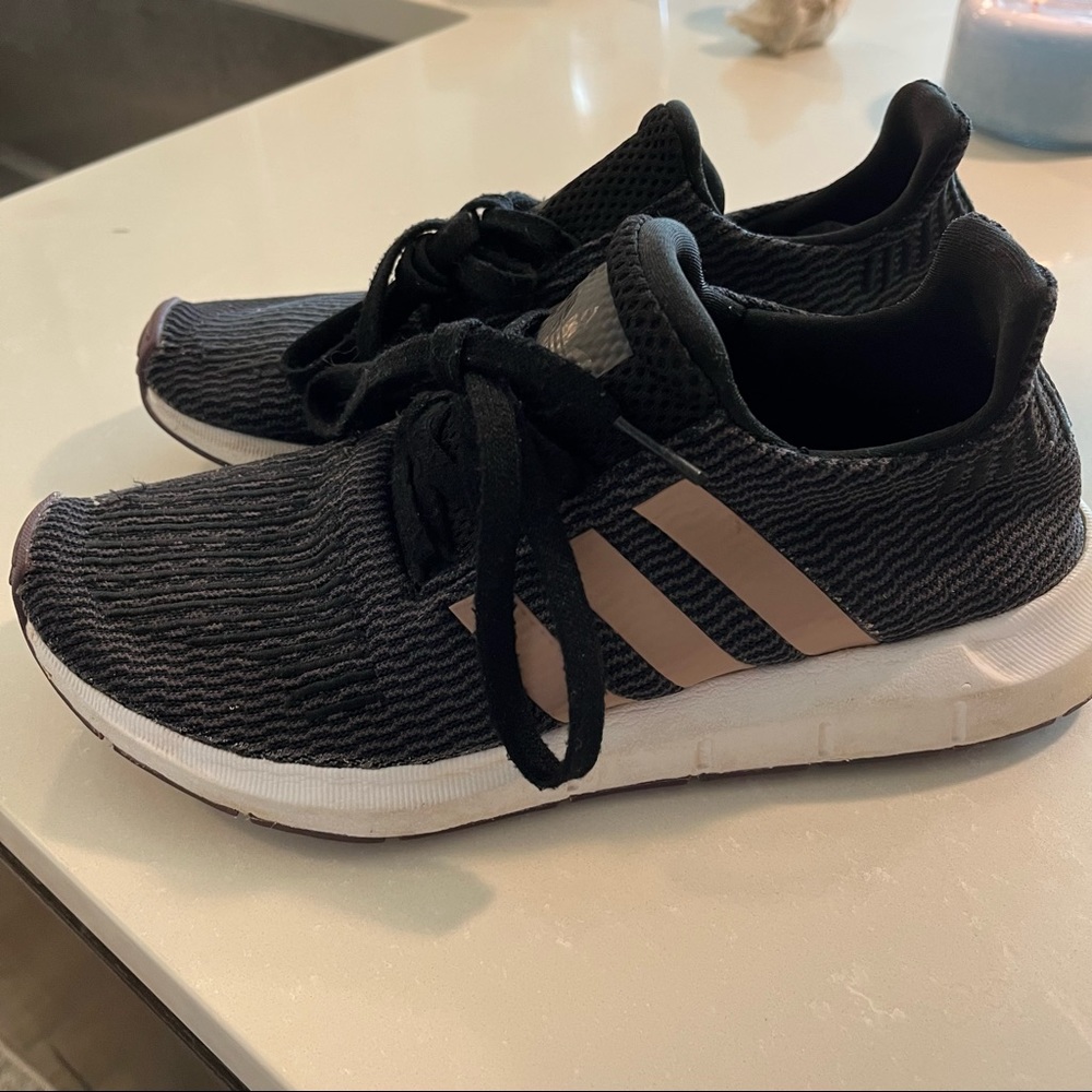 adidas swift run sneakers